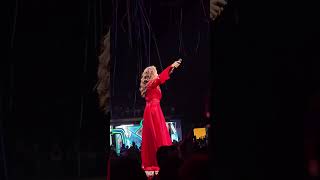 Sunidhi Chauhan Live - Navrai Majhi🎵🌺