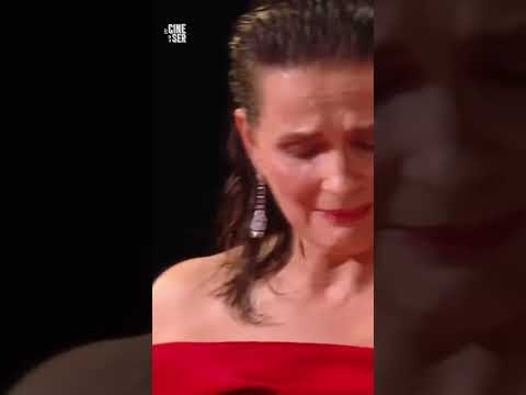 Juliette Binoche entrega reconocimiento a Meryl Streep en #cannes2024❤