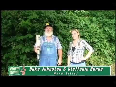 WORM GITTER! How to hunt and catch live worms for fish bait.