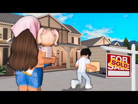 📦MOVING into our *DREAM HOUSE* on Bloxburg! 🏡