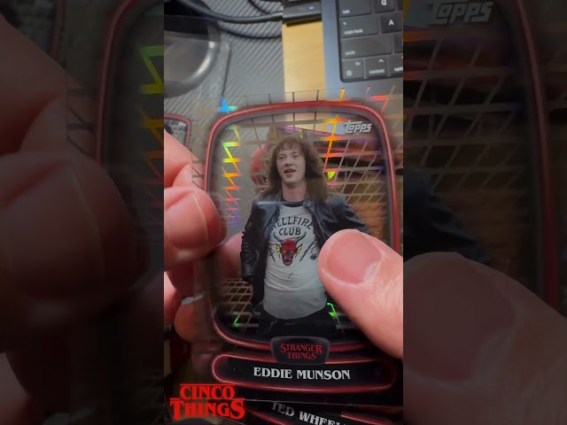 Vídeo relacionado con Ellxen Juego de 96 tarjetas fotográficas para Stranger Things, juego de tarjetas fotográficas con calcomanías, tarjetas de felicitación coleccionables en caja de regalo, para fans y coleccionistas