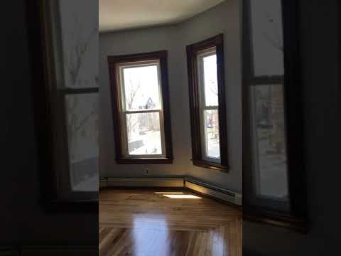 4 bedroom 2 bathroom apartment in Dorchester