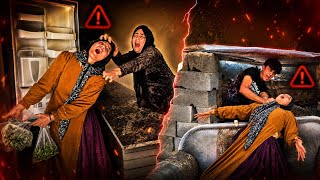Download lagu The second wife threatens the first wife to take away the food. mp3