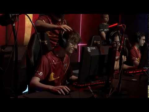 CS:GO - Liazz gets kiss from Kassad as he clutches