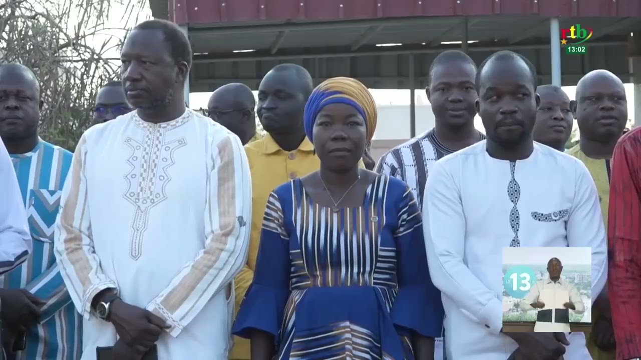 Montée des couleurs à la Primature:Jean Emmanuel Ouédraogo salue l’engagement de ses collaborateurs