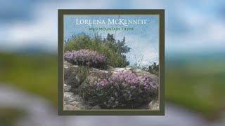 Kadr z teledysku Wild Mountain Thyme tekst piosenki Loreena McKennitt