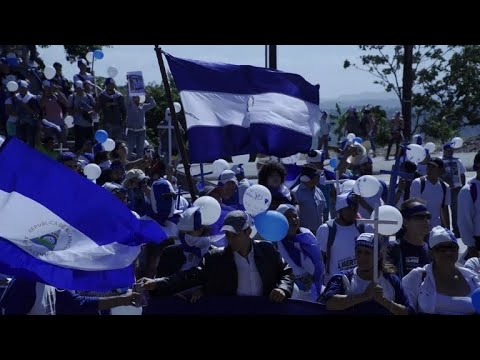 Nicaraguans in Costa Rica protest against Ortega