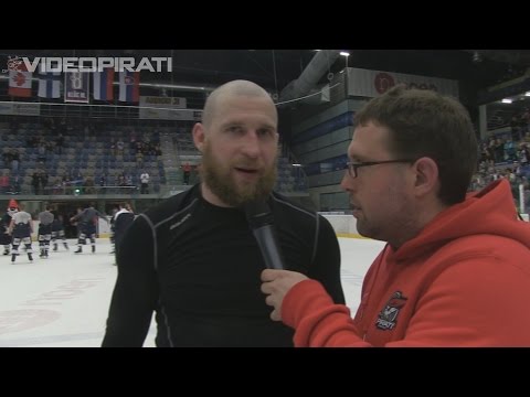11. kolo baráž: Štěpán Hřebejk při oslavách na ledě SD ARÉNY