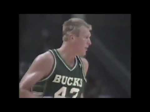 Jack Sikma (Stretch 5 Pioneer) Hits Six 3-Pointers in One Half