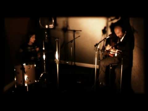 ELYAS KHAN - Three merry boys (FD acoustic session)