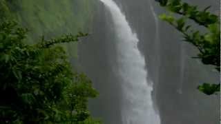 preview picture of video 'Lingmala Waterfall, Mahabaleshwar, Maharashtra,India'