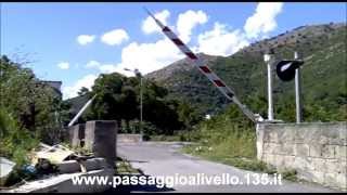 preview picture of video 'level crossing in Mercato san Severino, Dogara street / passage à niveau à Mercato san Severino'