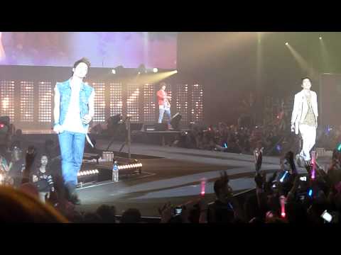 110611 SMTOWN Paris - SHINee Stand By me