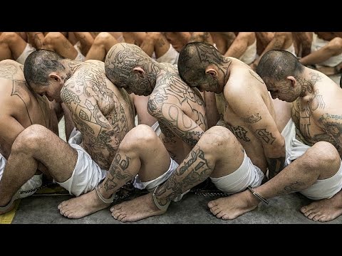 El Salvador transfere 2 mil reclusos para novo centro de detenção de terroristas