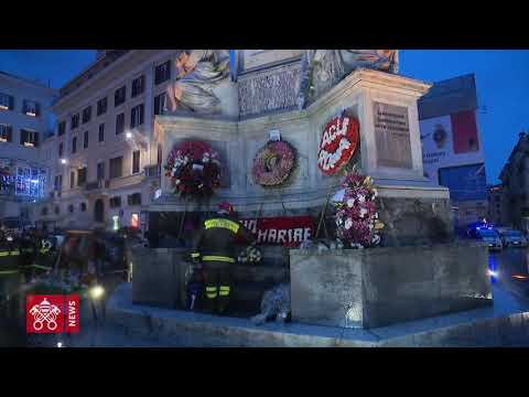 Papa Francesco all'alba a piazza di Spagna per affidare il mondo a Maria Papa Francesco all'alba a piazza di Spagna per affidare il mondo a Maria