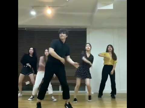 ZE:A Heechul dances with ARIAZ, his hoobaes... From ZE:A Mazeltov to Breathe and Never End