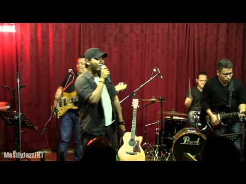 Ronji -  Can We Talk @ Mostly Jazz 01/05/13 [HD]