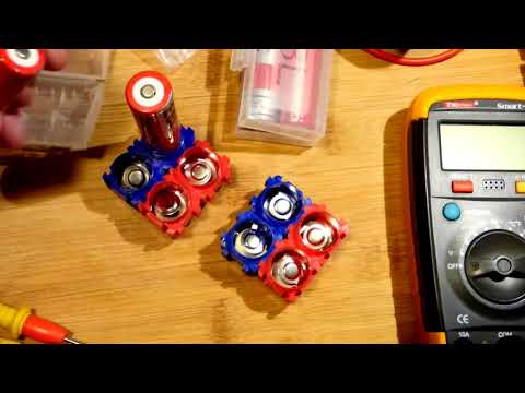 Akkupack aus 2 in Reihe geschalteten und 2 parallel geschalteten 18650-Zellen (2S2P), hergestellt...