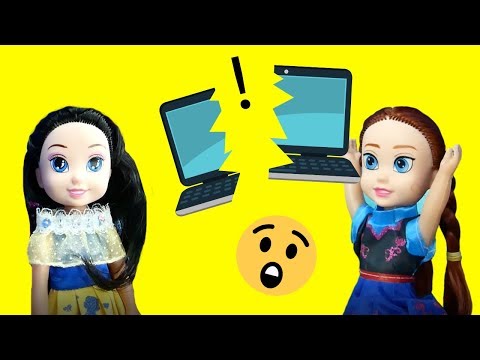 Elsia and Annia play with Snow White's laptop! Elsa and Anna Toddlers