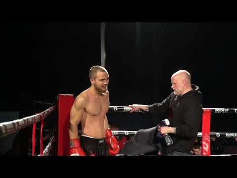 Leon Morris versus Harry Barham