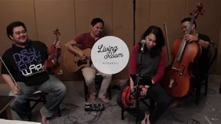 Download lagu Living Room Session #4 - Ode To My Family mp3