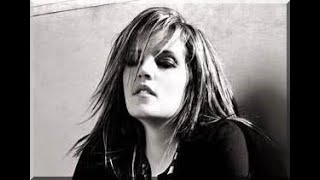 "The Road Between" by Lisa-Marie Presley, (Montage par Jmd).