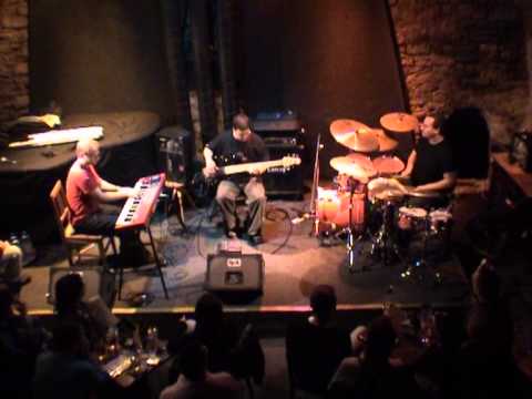 Kaltenecker Trio - The Crossing (Prague 2005) (DVD)