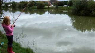 preview picture of video 'Natalie Dixon fishing and catching a fish at Fossehill, Brandesburton Hull'