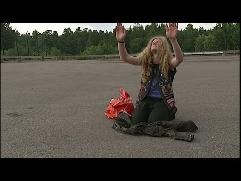 "Äntligen fått se det heligaste av heliga" - svenskt fan tillber Iron Maiden - Nyheterna (TV4)