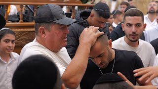 תיבת ההפתעות ️ הרב שניר גואטה בשיעור מחזק ומטורף עם סיפורים שלא נשמעו מעולם (הרב שניר גואטה) - התמונה מוצגת ישירות מתוך אתר האינטרנט יוטיוב. זכויות היוצרים בתמונה שייכות ליוצרה. קישור קרדיט למקור התוכן נמצא בתוך דף הסרטון