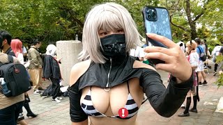 [問卦] Coser的胸貼露出來還跟粉絲拍照算敬業吧