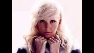 Ellie Goulding-Under The Sheets