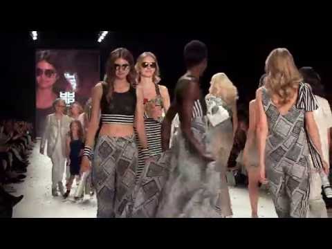 RIANI SS2017 Mercedes-Benz Fashion Week Berlin in 4K