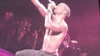 Trey songz playing with himself (Summer Jam 2010)