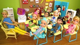 SHOW and TELL ! Elsa &amp; Anna toddlers at School - One is Sleepy - teacher Barbie - Math problems