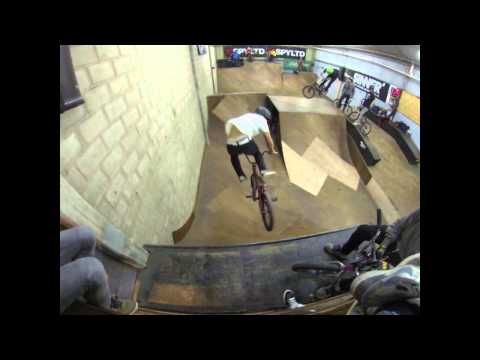 Sebas Rider - Un dia en el galpon,