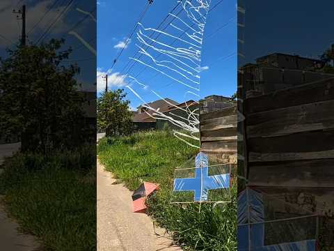 LOOK AT THE DESPAIR TO CATCH THE KITE #kite