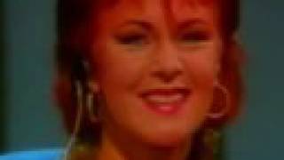 Anni-Frid Lyngstad  "Baby Don't You Cry No More"  (1982)