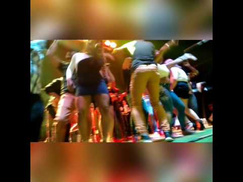 Adryana e a Rapaziada no Bar Juiz do Imperador