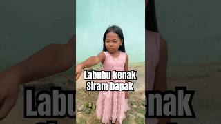 Download lagu Spray with water mp3
