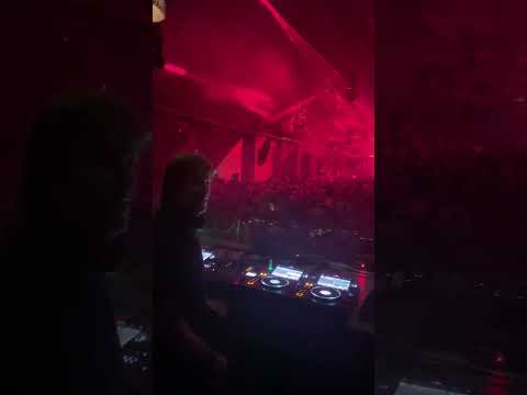 Hernán Cattaneo Plays Junkie XL, Sasha - Beauty Never Fades (Luca Abayan & Tomas García Remix)Warung