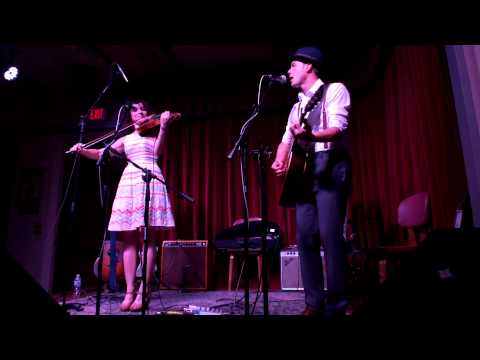 Carrie Rodriguez & Luke Jacobs - I Don't MInd Waiting