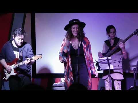 Julia-Jungle-7-Nowhere-To-Run-SFOR-171222