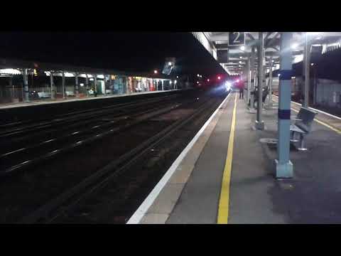 GBRf 66745 passes Paddock Wood 27/12/17