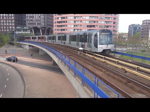 RET Metro Combi Type SG3 vertrekt op Rijnhaven richting Rotterdam Centraal