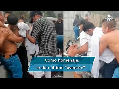 Sacan cadáver de ataúd para darle un último paseo en moto