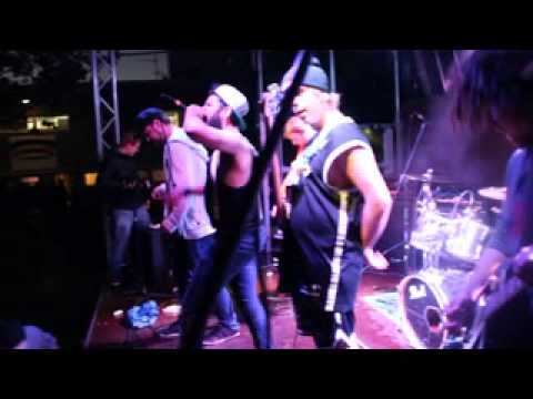 50 Ways To Kill A Teddy - Shattered Identity (live beim Mussek Festival 09.05.2014)