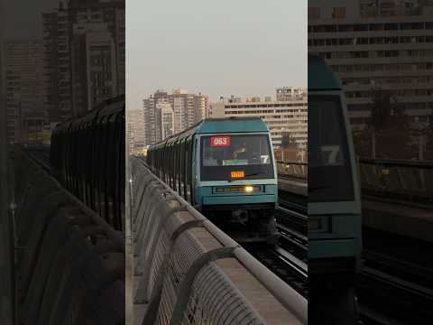 Metro de Santiago | NS-93 N2063 “Tren Ruta Verde” pasando por Rodrigo de Araya