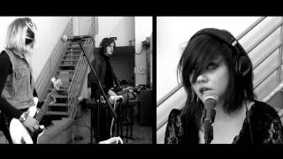Rose Elinor Dougall - Hanging Around (Live Groupee Session)