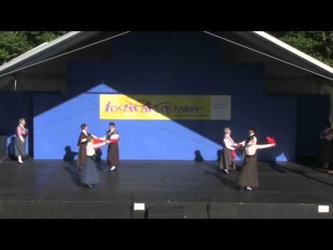 La danse des mouchoirs